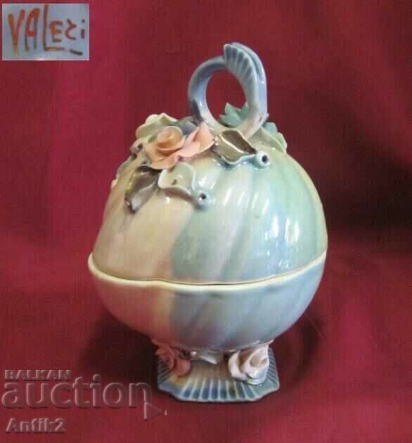 Vintich Porcelain Tea Set with Sugar Bowl marked with price 25.00 BGN | € 12.78 Vintich Porcelain Tea Set with Sugar Bowl marked with price 25.00 BGN | € 12.78