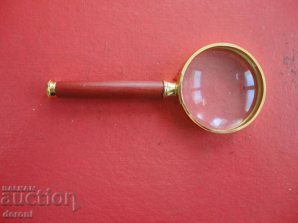 Ένας υπέροχος επιχρυσωμένος μεγεθυντικός φακός - 5 Ένας υπέροχος επιχρυσωμένος μεγεθυντικός φακός - 5