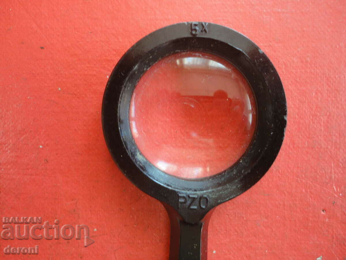 Delivery of Vintage PZO 5x Bakelite Magnifier