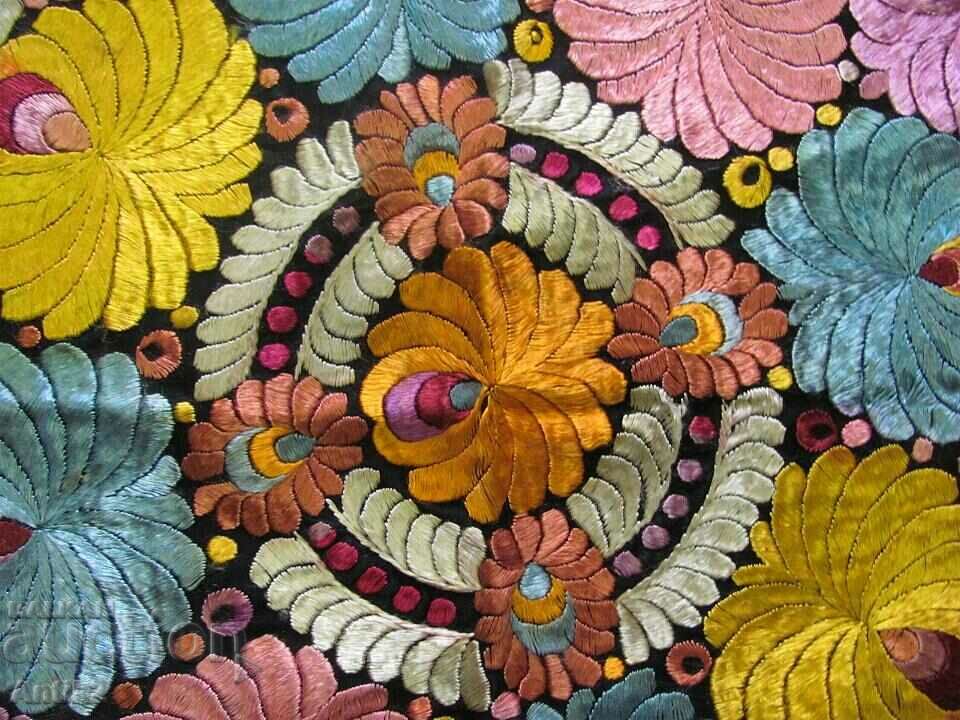 Antique Tablecloth, Table Square with price 80.00 BGN | € 40.90