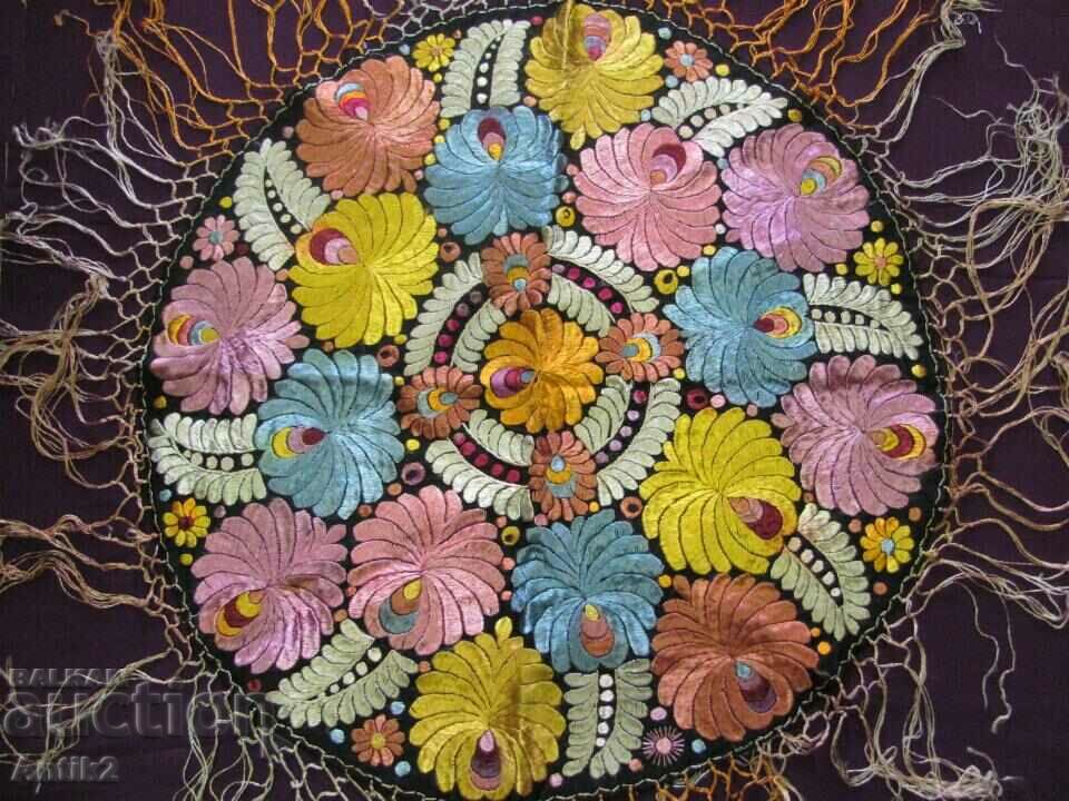 Auction  Antique Tablecloth, Table Square