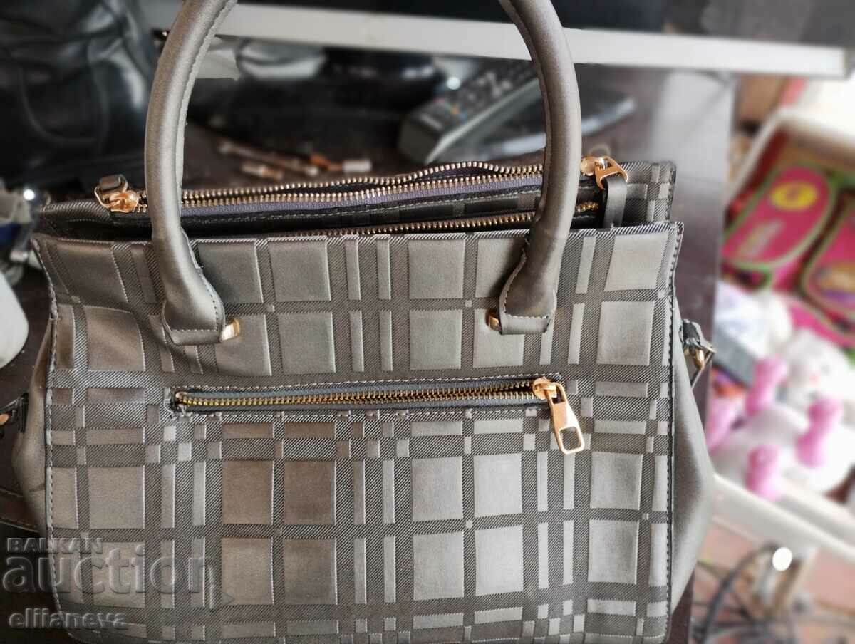 Delivery of Leather bag Gess