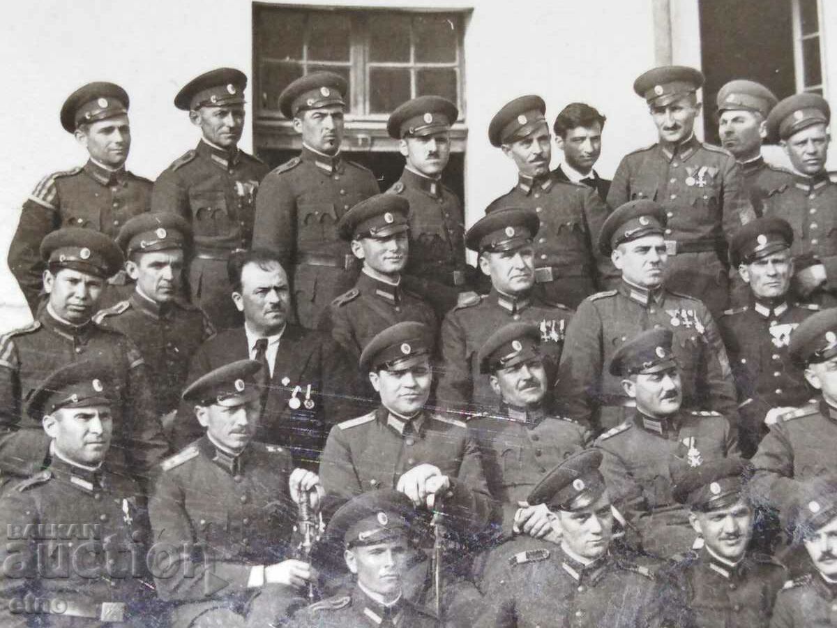 Delivery of ROYAL PHOTO - soldiers, sword, order, Uniform Delivery of ROYAL PHOTO - soldiers, sword, order, Uniform