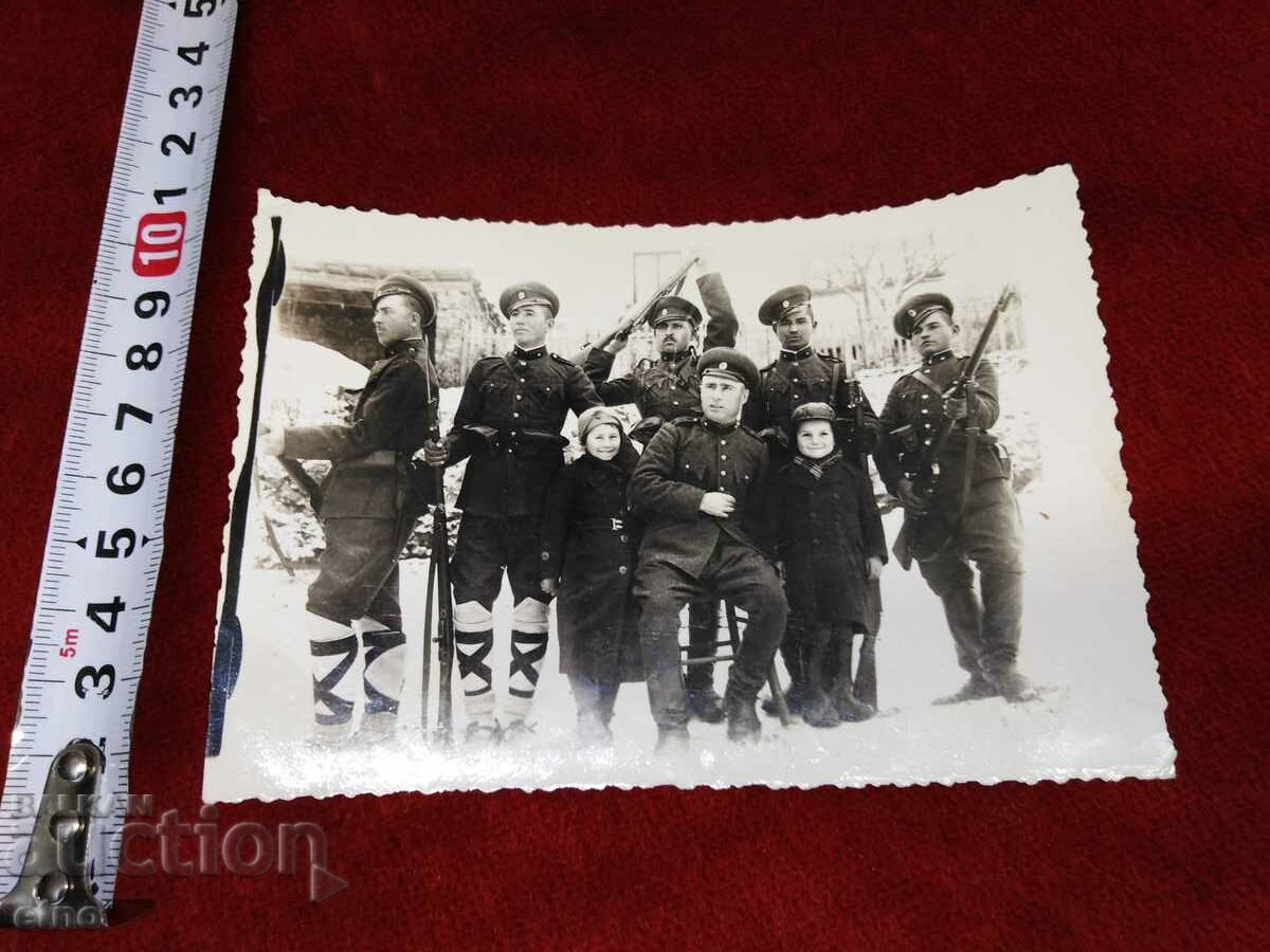 ROYAL PHOTO - soldiers, bayonet, rifle, uniform, cap with price 15.00 BGN | € 7.67 ROYAL PHOTO - soldiers, bayonet, rifle, uniform, cap with price 15.00 BGN | € 7.67