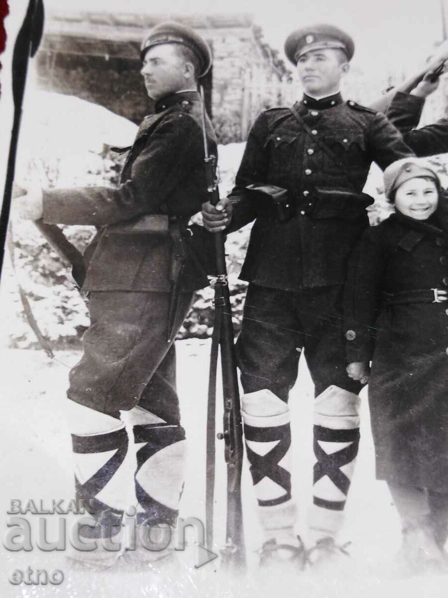 Auction ROYAL PHOTO - soldiers, bayonet, rifle, uniform, cap Auction ROYAL PHOTO - soldiers, bayonet, rifle, uniform, cap