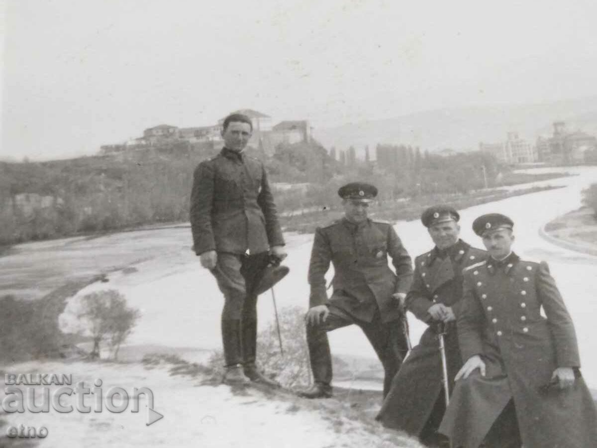 Παράδοση ΒΑΣΙΛΙΚΗ ΦΩΤΟΓΡΑΦΙΑ - στρατιώτες, σπαθί, Στολή, Σκόπια Παράδοση ΒΑΣΙΛΙΚΗ ΦΩΤΟΓΡΑΦΙΑ - στρατιώτες, σπαθί, Στολή, Σκόπια