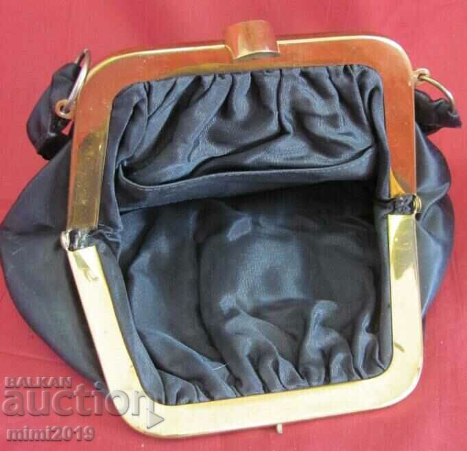 Delivery of 60's Antique Small Ladies Purse