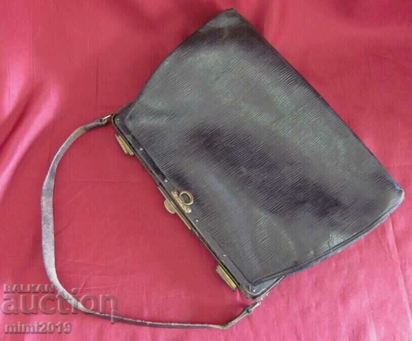 30's Antique Leather Ladies Bag with price 60.00 BGN | € 30.68 30's Antique Leather Ladies Bag with price 60.00 BGN | € 30.68