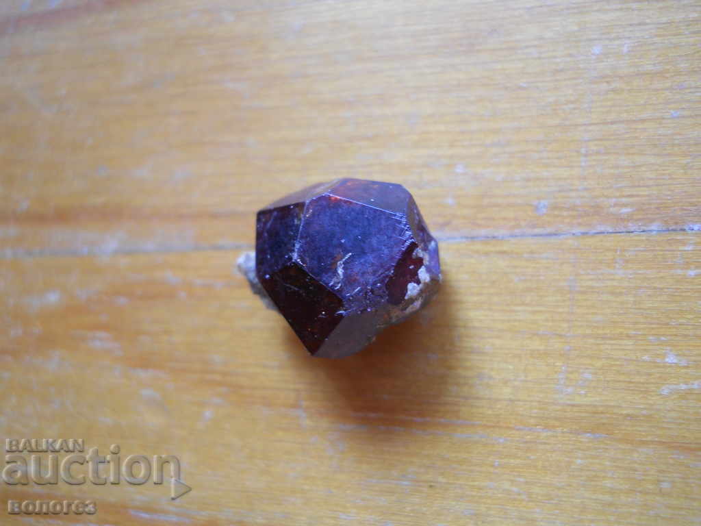 Garnet with price 15.00 BGN | € 7.67