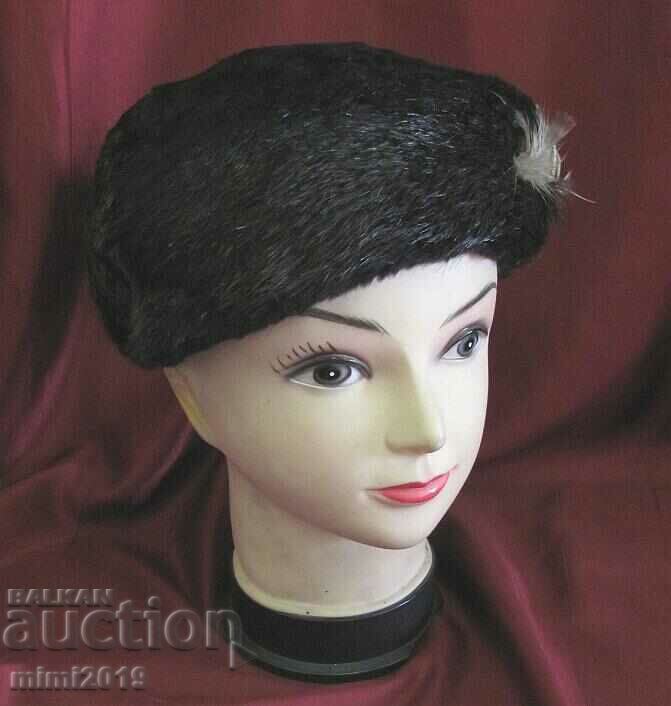 60's Antique Women's Feather Hat with price 35.00 BGN | € 17.90 60's Antique Women's Feather Hat with price 35.00 BGN | € 17.90