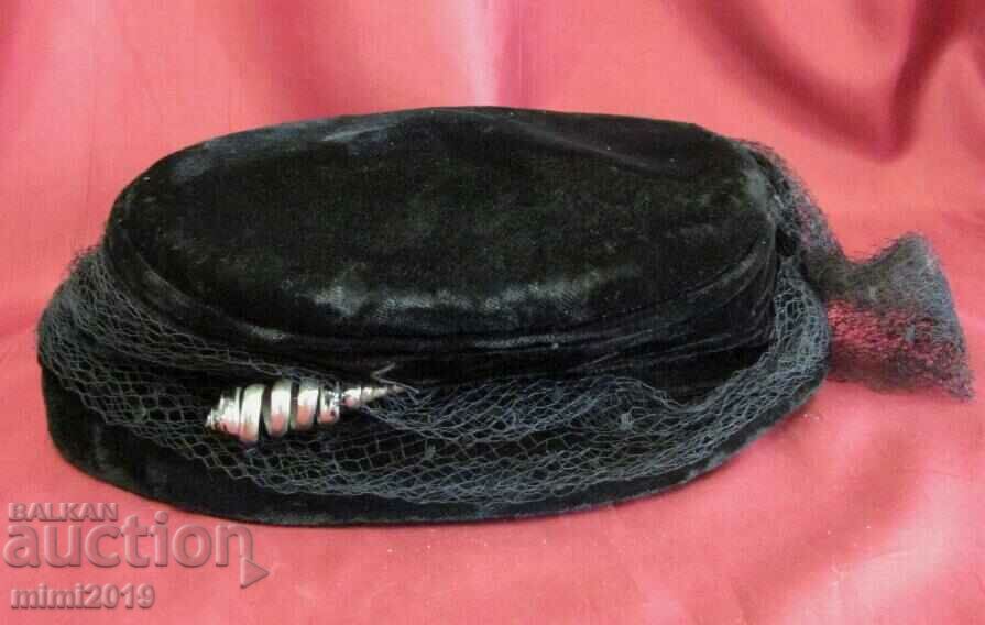 Delivery of 60's Antique Women's Pin Hat Delivery of 60's Antique Women's Pin Hat