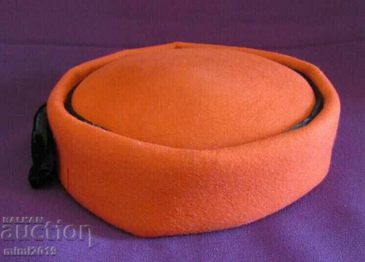 Delivery of 60's Antique Ladies Hat