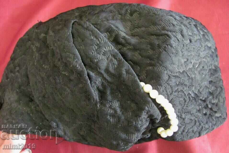 Delivery of 30's Antique Ladies Hat Delivery of 30's Antique Ladies Hat