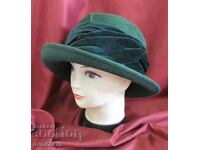 Pălărie antică pentru femei din pâslă și catifea anilor 50