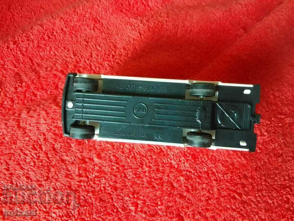Mașină veche din metal siku W.- Germania Mercedes-Benz 809 D - 7