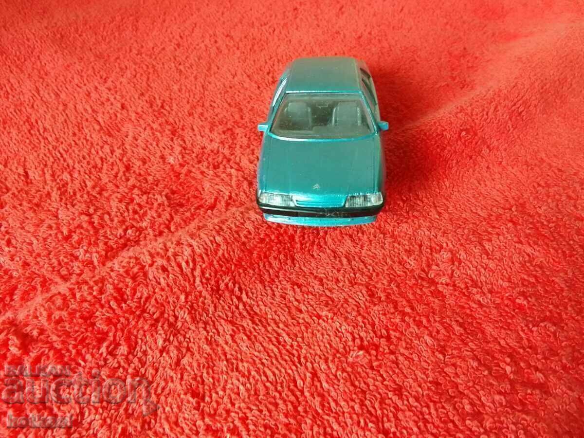 Auction Old metal car burago Italy Citroen 1/43 Auction Old metal car burago Italy Citroen 1/43