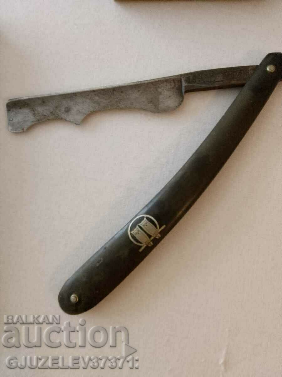 Brici vechi de colecție cu preț 25.00 BGN | € 12.78 Brici vechi de colecție cu preț 25.00 BGN | € 12.78