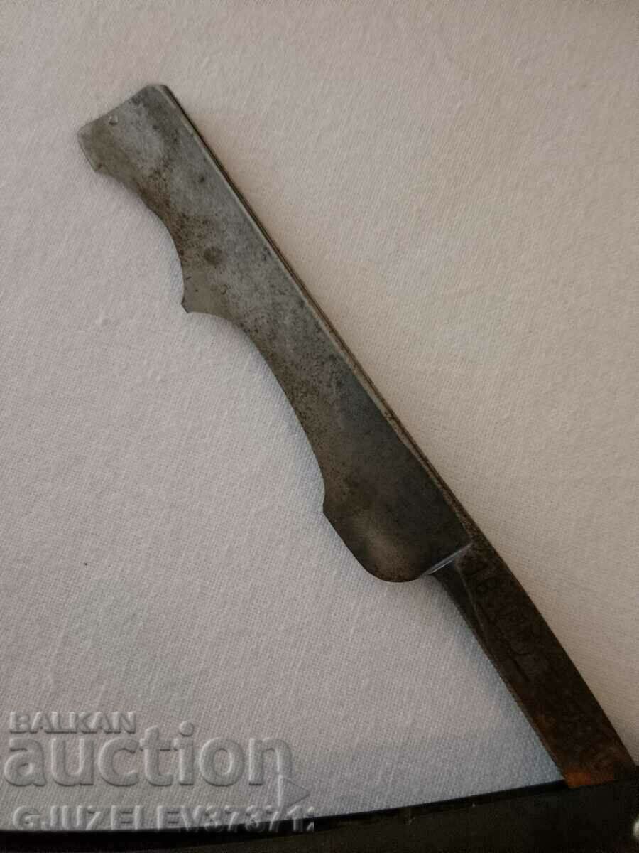 Livrarea Brici vechi de colecție Livrarea Brici vechi de colecție