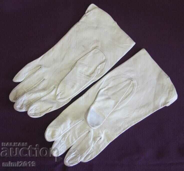 30's Antique Ladies Leather Gloves genuine leather with price 35.00 BGN | € 17.90