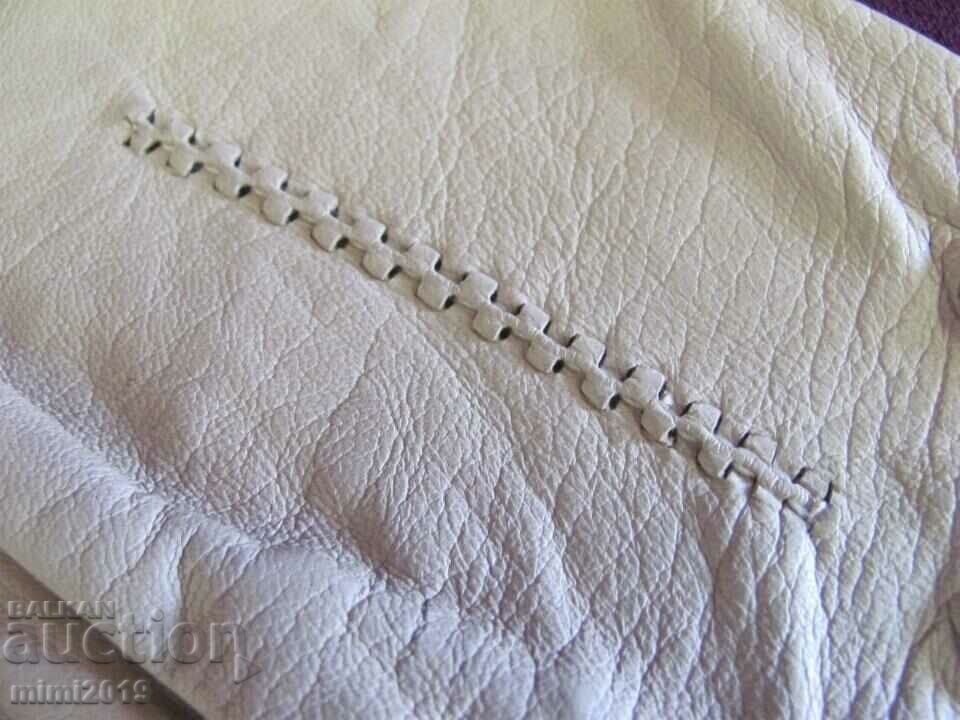 Delivery of 30's Antique Ladies Leather Gloves genuine leather Delivery of 30's Antique Ladies Leather Gloves genuine leather