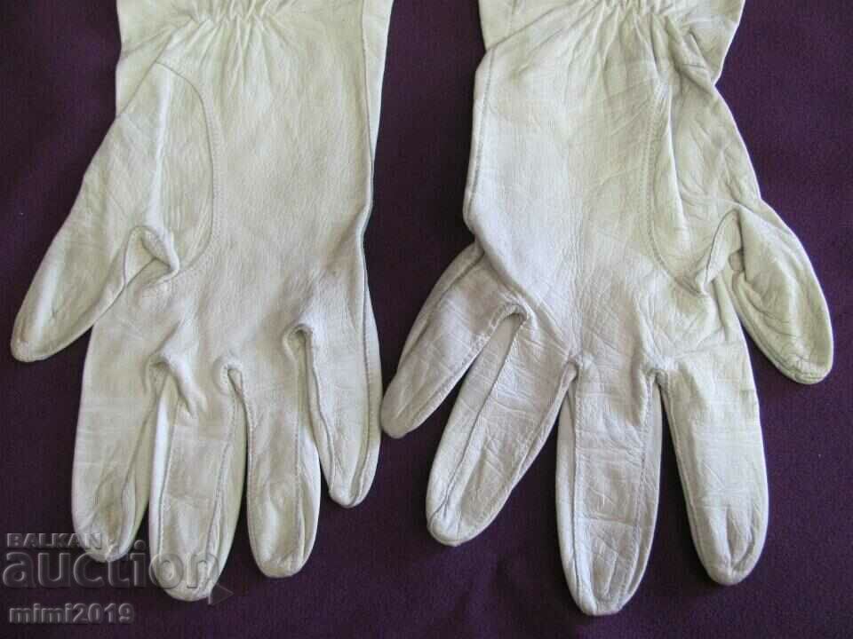 Auction 30's Antique Ladies Leather Gloves genuine leather Auction 30's Antique Ladies Leather Gloves genuine leather