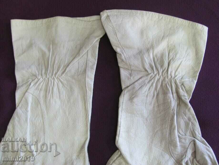 Delivery of 30's Antique Ladies Leather Gloves genuine leather Delivery of 30's Antique Ladies Leather Gloves genuine leather