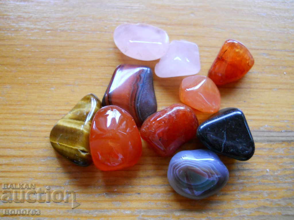 mix of semi-precious stones - 10 pcs