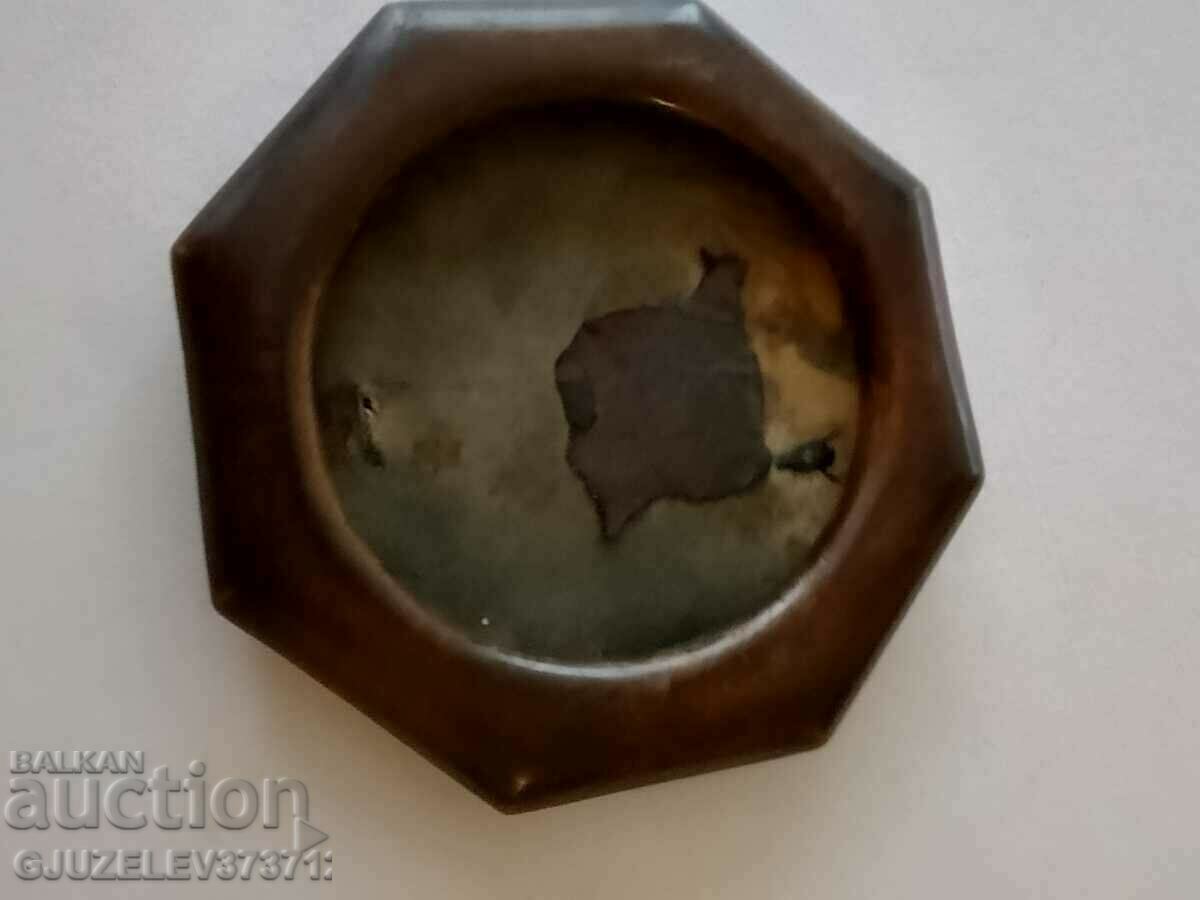 Old wooden photo frame with price 29.00 BGN | € 14.83 Old wooden photo frame with price 29.00 BGN | € 14.83