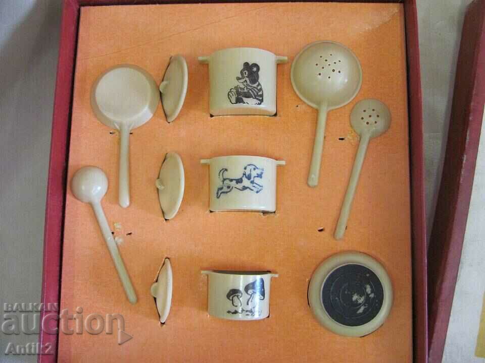 Auction 60's Vintich Children's Doll Service Auction 60's Vintich Children's Doll Service