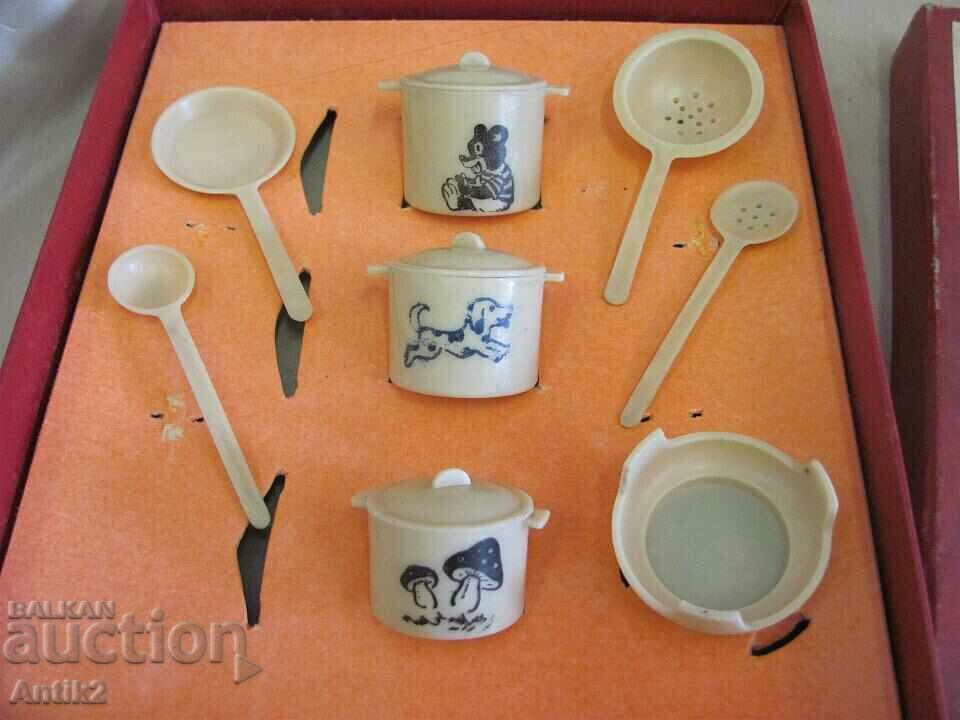 60's Vintich Children's Doll Service - 5 60's Vintich Children's Doll Service - 5