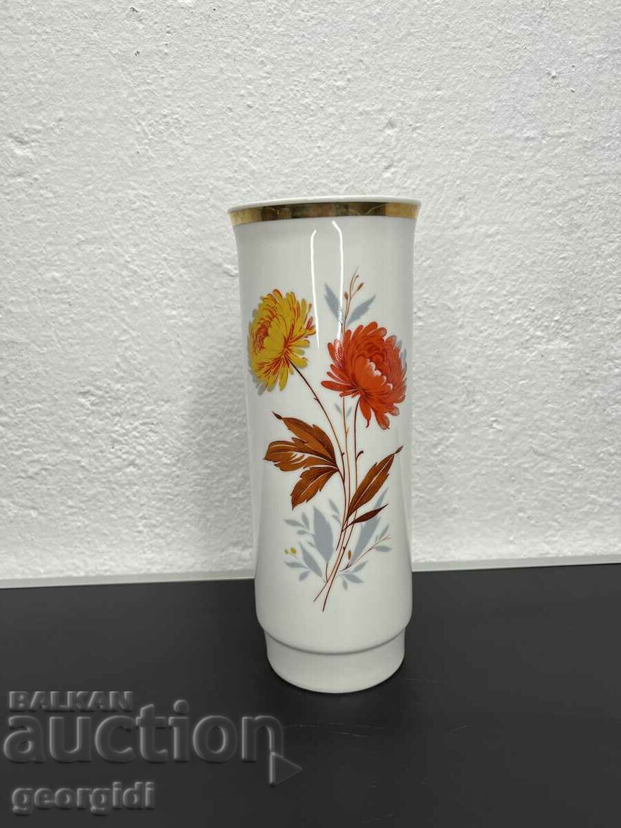 Vaza din portelan german cu motive florale. #5080