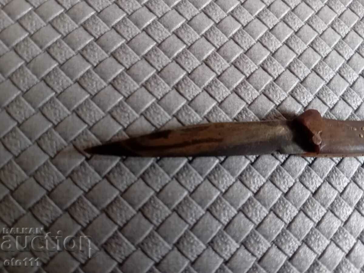 OLD MINI KNIFE, KNIFE, LEG with price 30.00 BGN | € 15.34 OLD MINI KNIFE, KNIFE, LEG with price 30.00 BGN | € 15.34