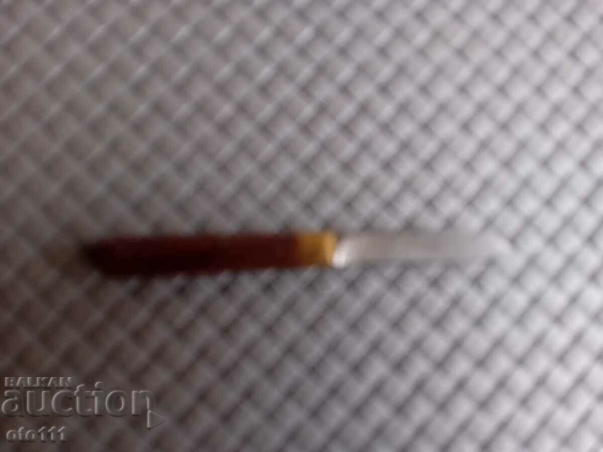 Delivery of OLD MINI KNIFE, KNIFE, LEG