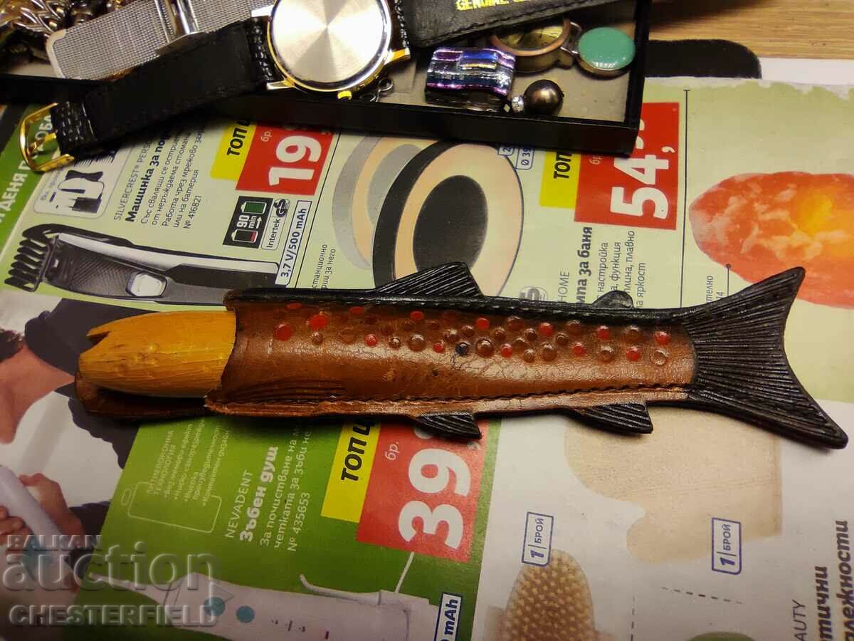 Fishing knife with a beautiful leather handle