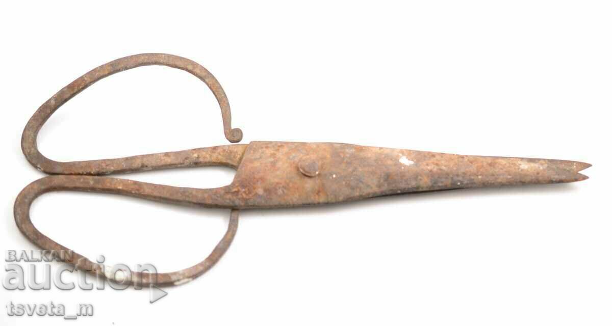 Antique scissors, wrought iron with price 6.00 BGN | € 3.07