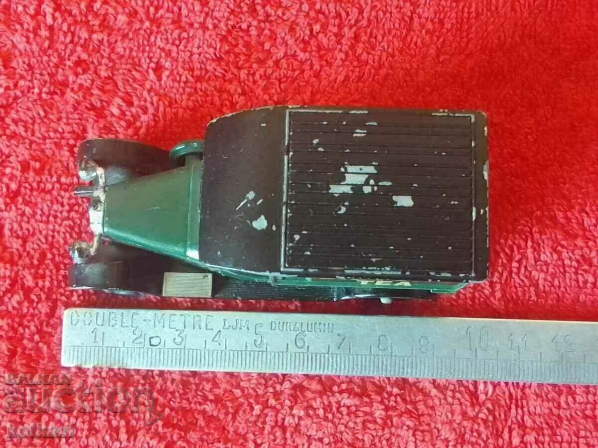 Vintage Metal Model VAN Matchbox 1978 England Yesteryear 1927 Vintage Metal Model VAN Matchbox 1978 England Yesteryear 1927