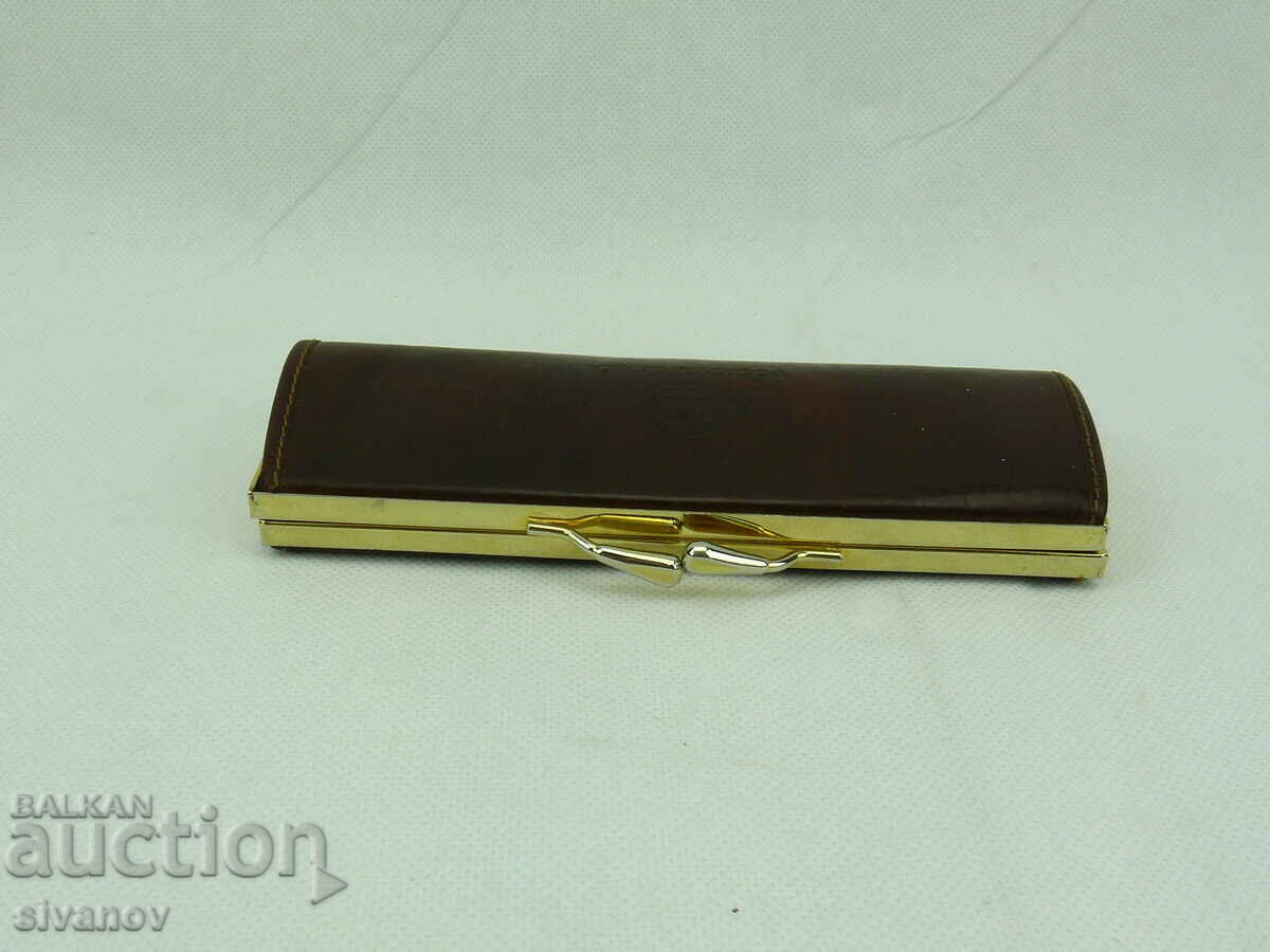 Auction  Old leather eyeglass case #2272