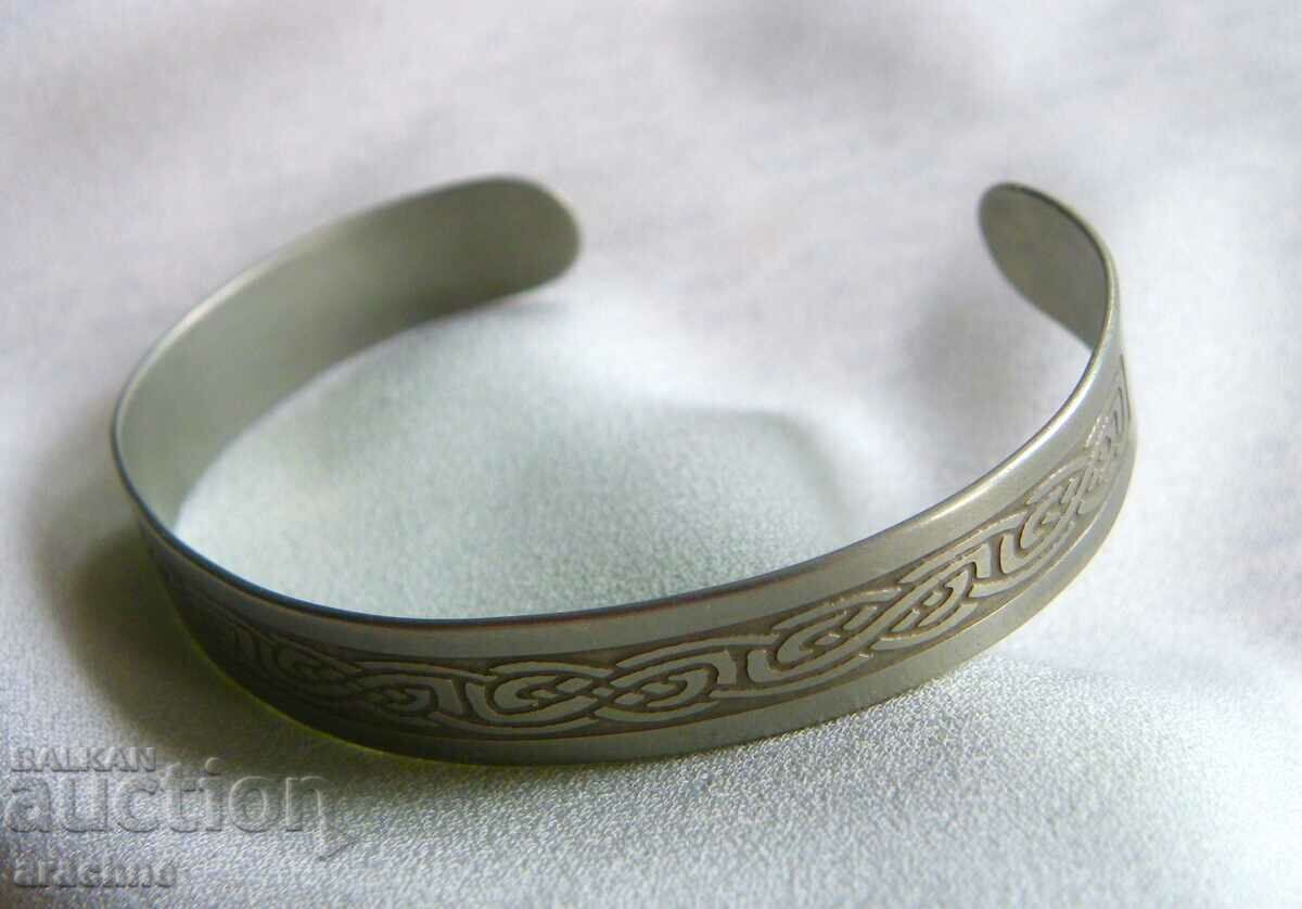 Delivery of Orkney Viking style bracelet Delivery of Orkney Viking style bracelet