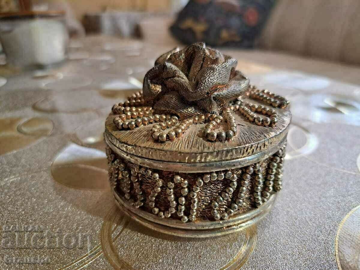 Exquisite metal jewelry box Exquisite metal jewelry box