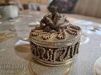 Exquisite metal jewelry box