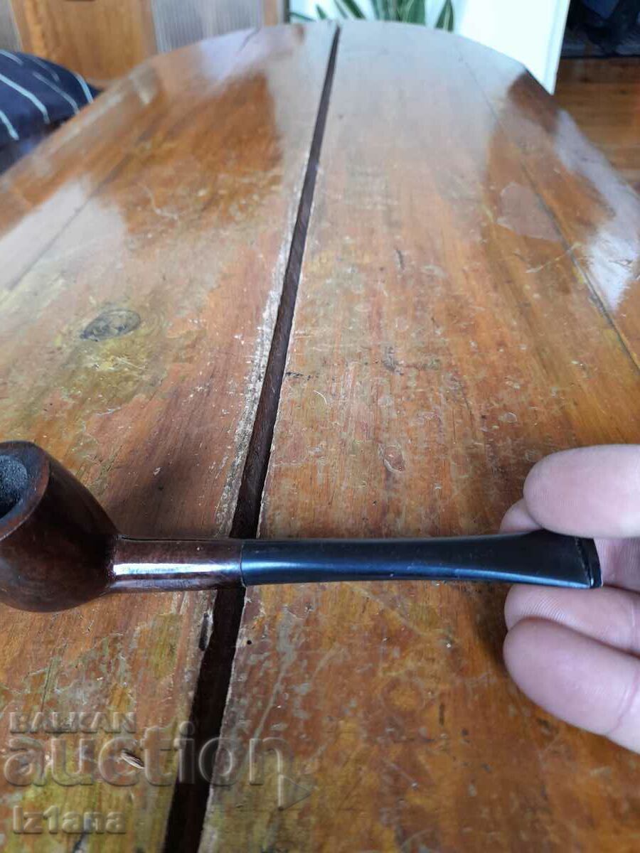 Auction  An old pipe