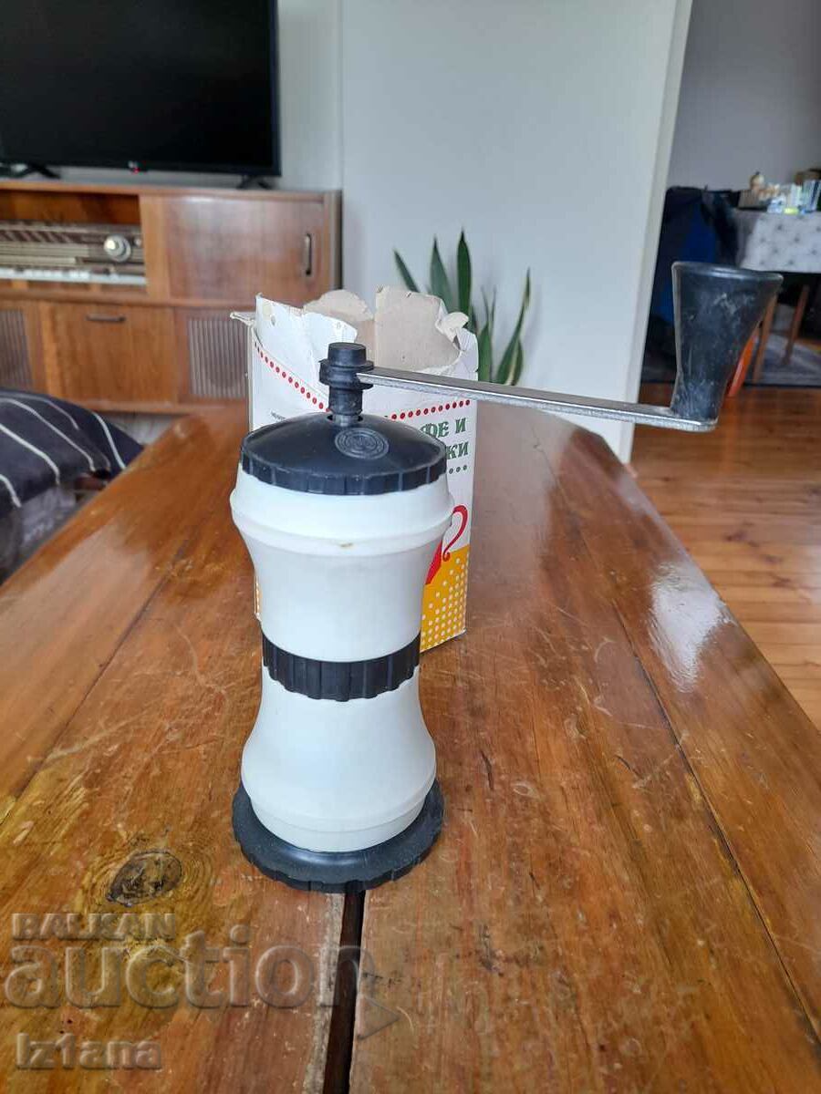 Old coffee grinder, grinder, coffee grinder with price 40.00 BGN | € 20.45 Old coffee grinder, grinder, coffee grinder with price 40.00 BGN | € 20.45