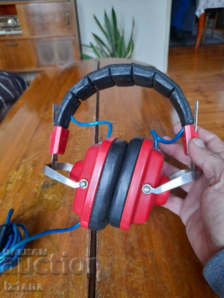 Căști vechi TDS cu preț 40.00 BGN | € 20.45