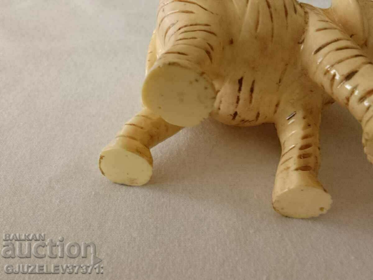 Delivery of Rare figure, sculpture, elephant statuette