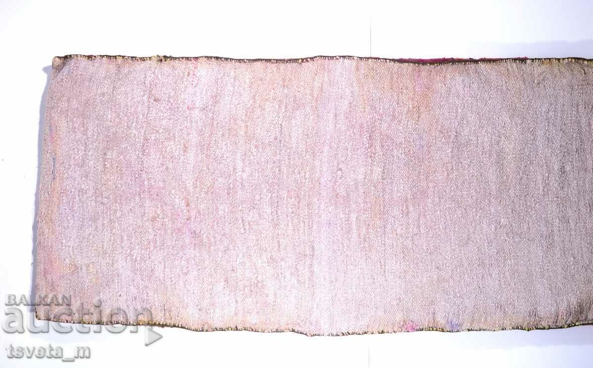 Аукцион Вълнена калъфка за възглавница с ръчна бродерия Аукцион Вълнена калъфка за възглавница с ръчна бродерия