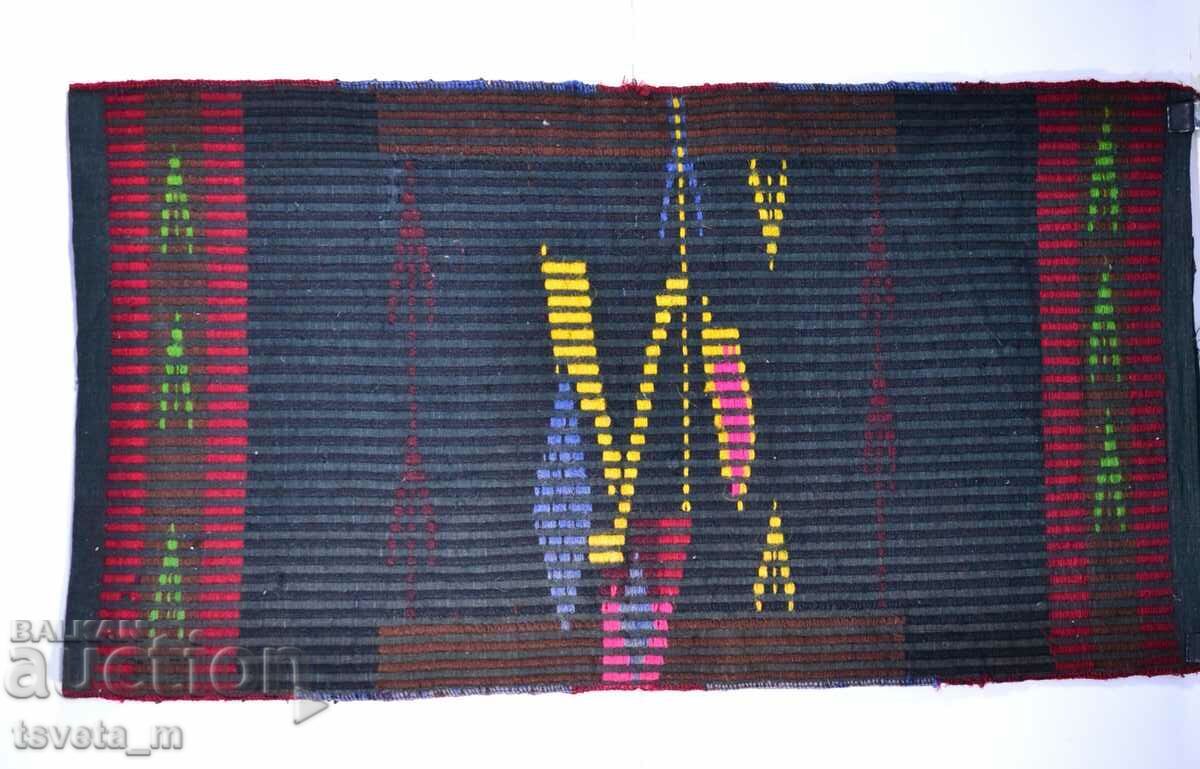 Μάλλινο κάλυμμα μαξιλαριού με κέντημα στο χέρι