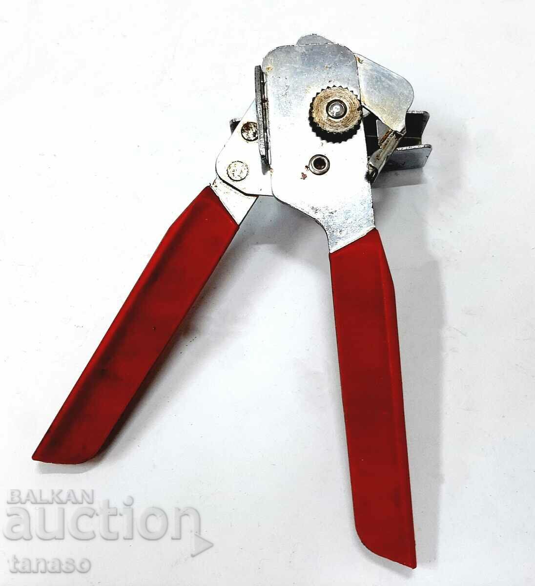 Can opener with handles Modele depose(12.2) - 5 Can opener with handles Modele depose(12.2) - 5