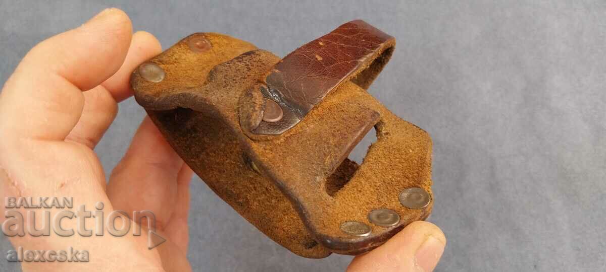 Аукцион Кобур за пистолет Аукцион Кобур за пистолет