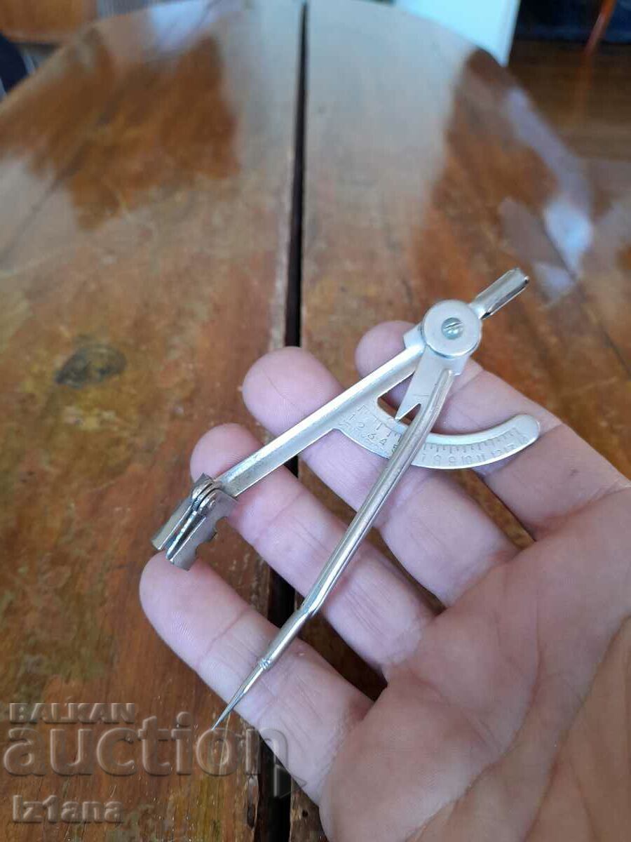 Old compass with price 18.00 BGN | € 9.20 Old compass with price 18.00 BGN | € 9.20