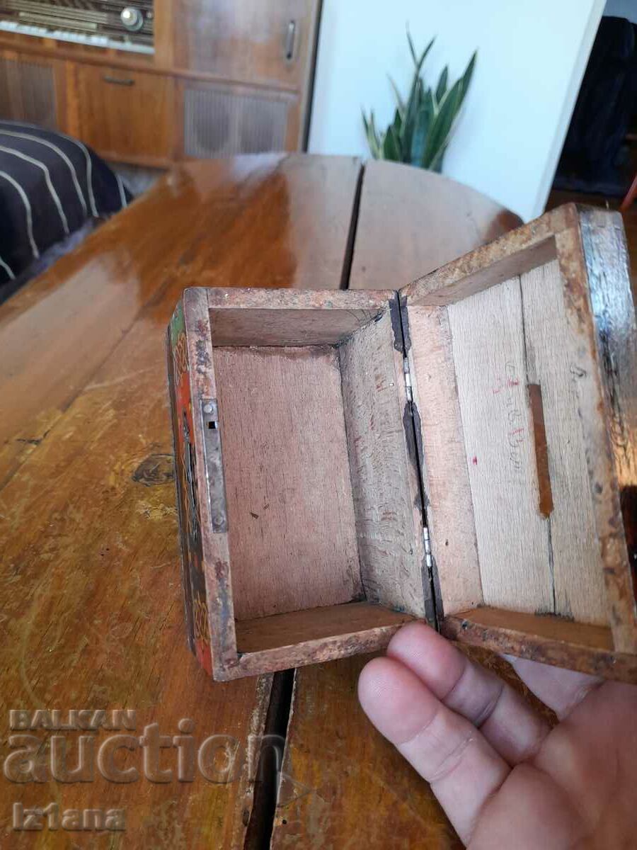 Pușculiță veche din lemn - 6 Pușculiță veche din lemn - 6